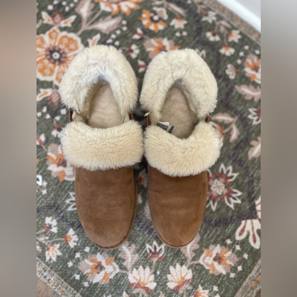 UGG McKay Classic Ankle Bootie in Chestnut Size 9.5 - Picture 8 of 9